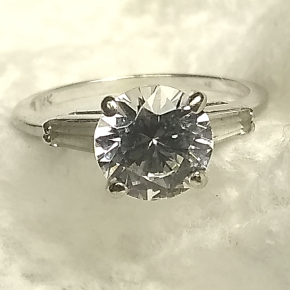 14KT Solid White Gold Round CZ Brilliant Solitaire Engagement Ring - Picture 1 of 6